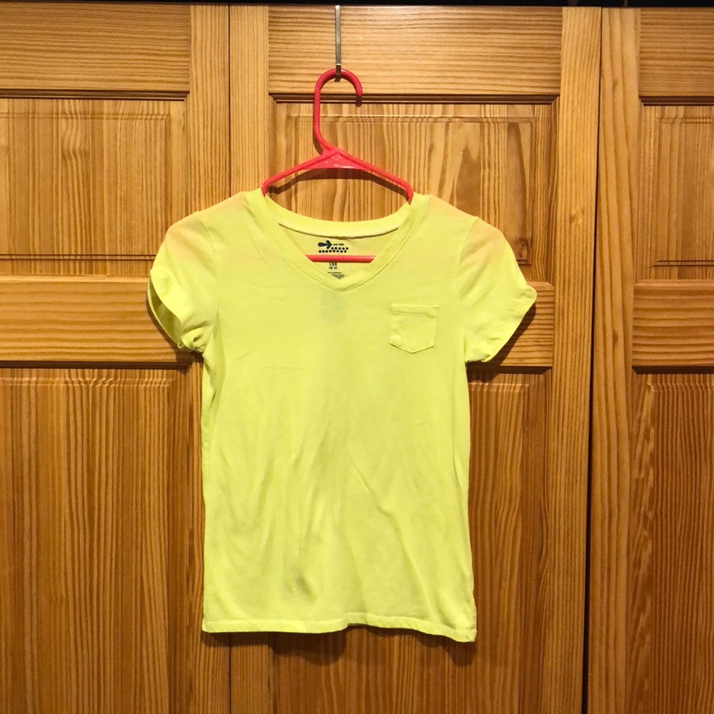 Girls Old Navy T-shirt